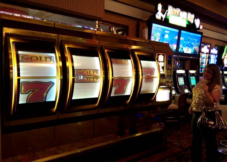 Golden Nugget giant slot